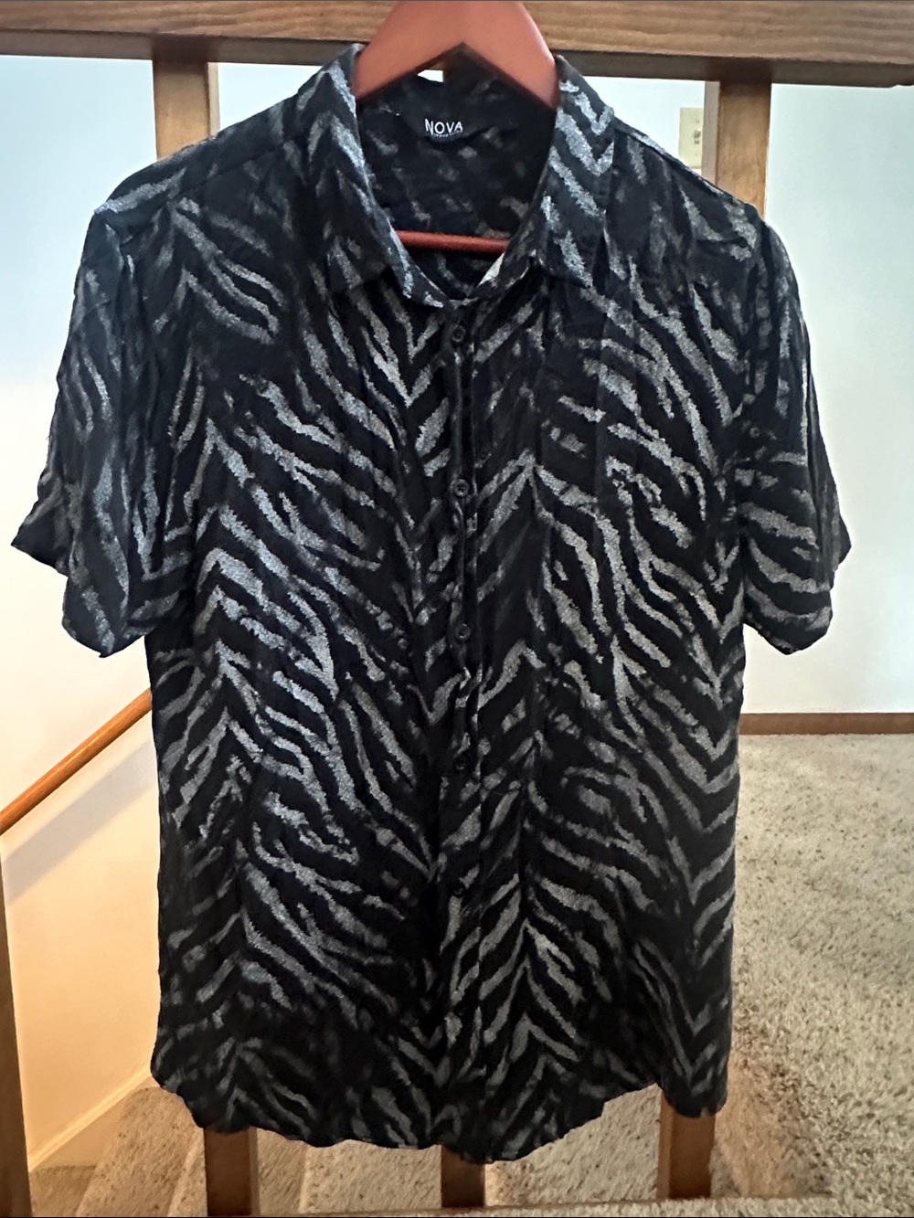 Men's Black & Gray Zebra Print Short-Sleeve Button-Down Shirt